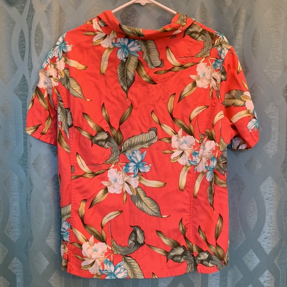 La Cabana woman’s button up short sleeve Hawaiian pattern shirt - Picture 3 of 4